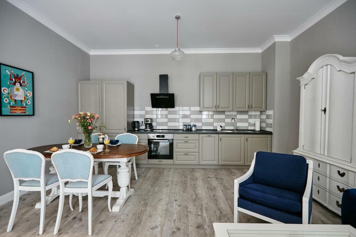 Niebieski Apartament De Lux Dla 4 Osob Chorzow Katowice Екстер'єр фото